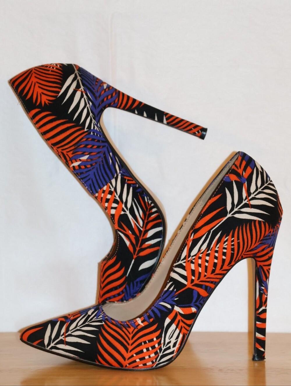 Madison Royal Electric Blue & Orange Palm Print Pumps.